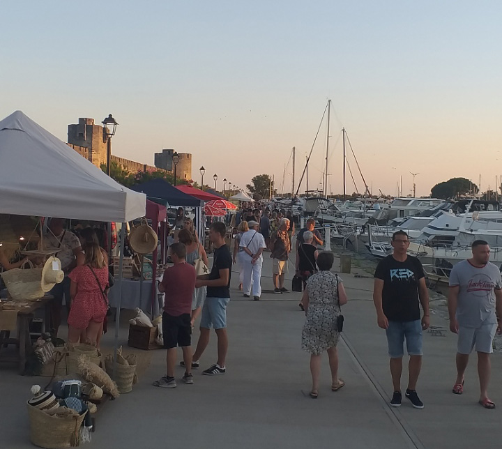 Marche-artisanal-Brocante-2