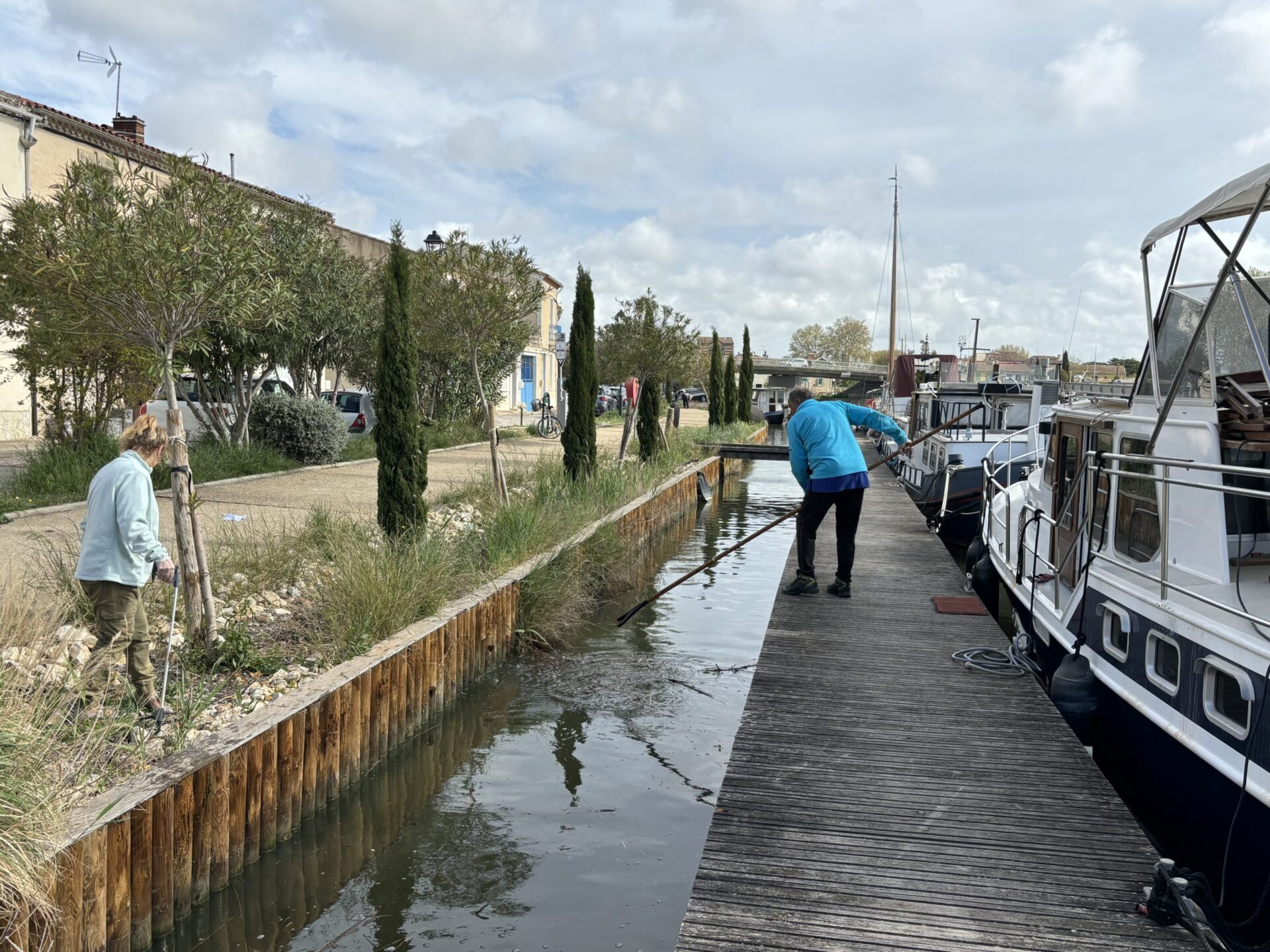 Nettoyage-du-port-maritime-intercommunal-scaled