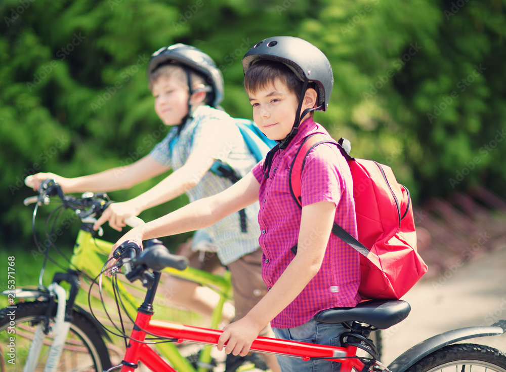 Enfants à vélo